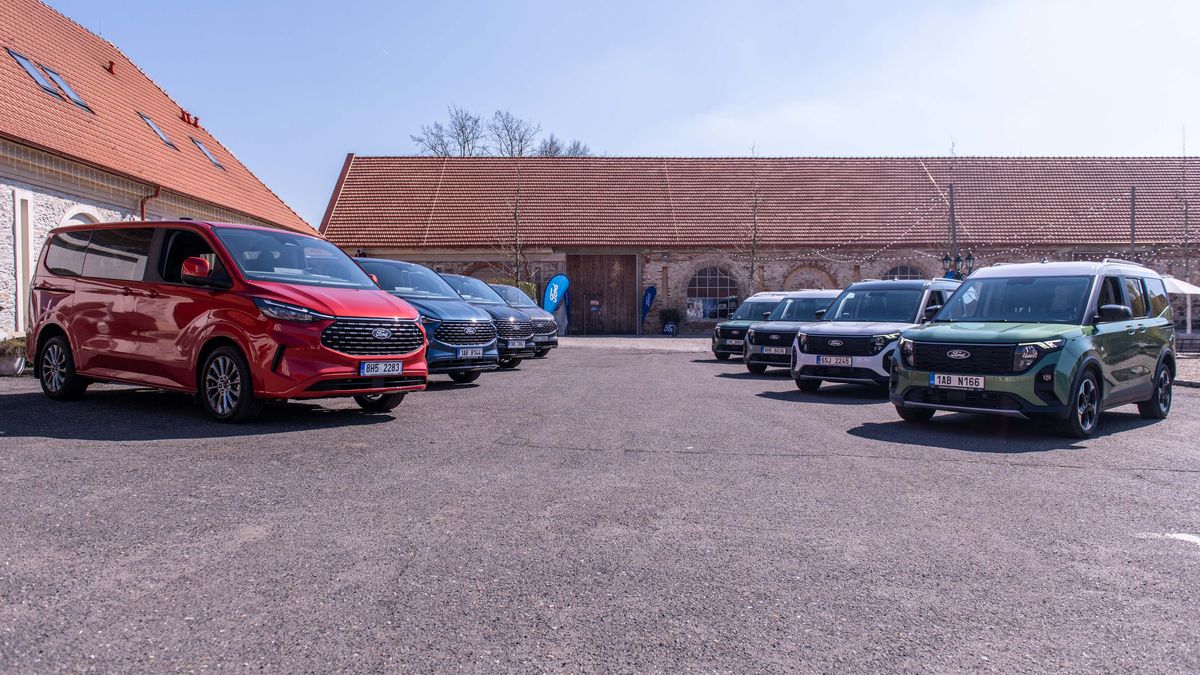 Vyzkoušeli jsme osobní dodávky Ford Tourneo Courier a Custom, nadchnou velké i malé rodiny